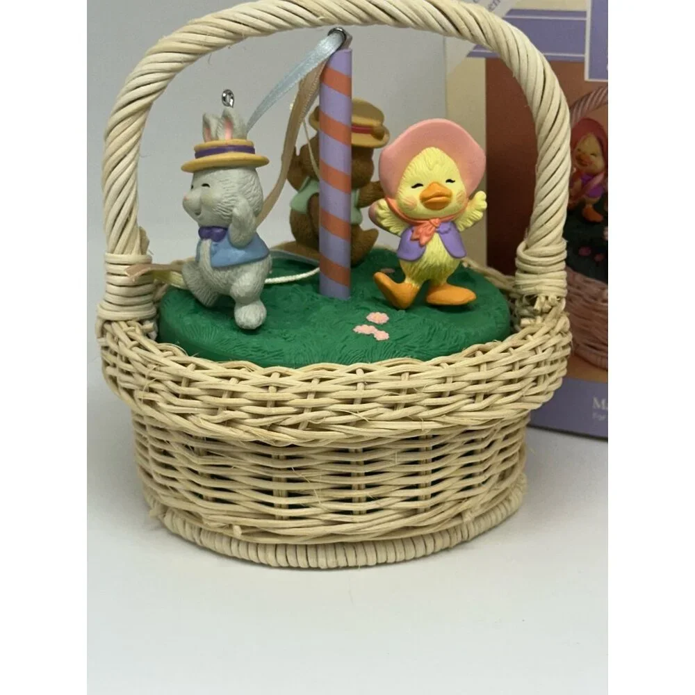 VTG 1993 Hallmark Keepsake Ornament “Maypole‎ Stroll” with Display Basket Decor